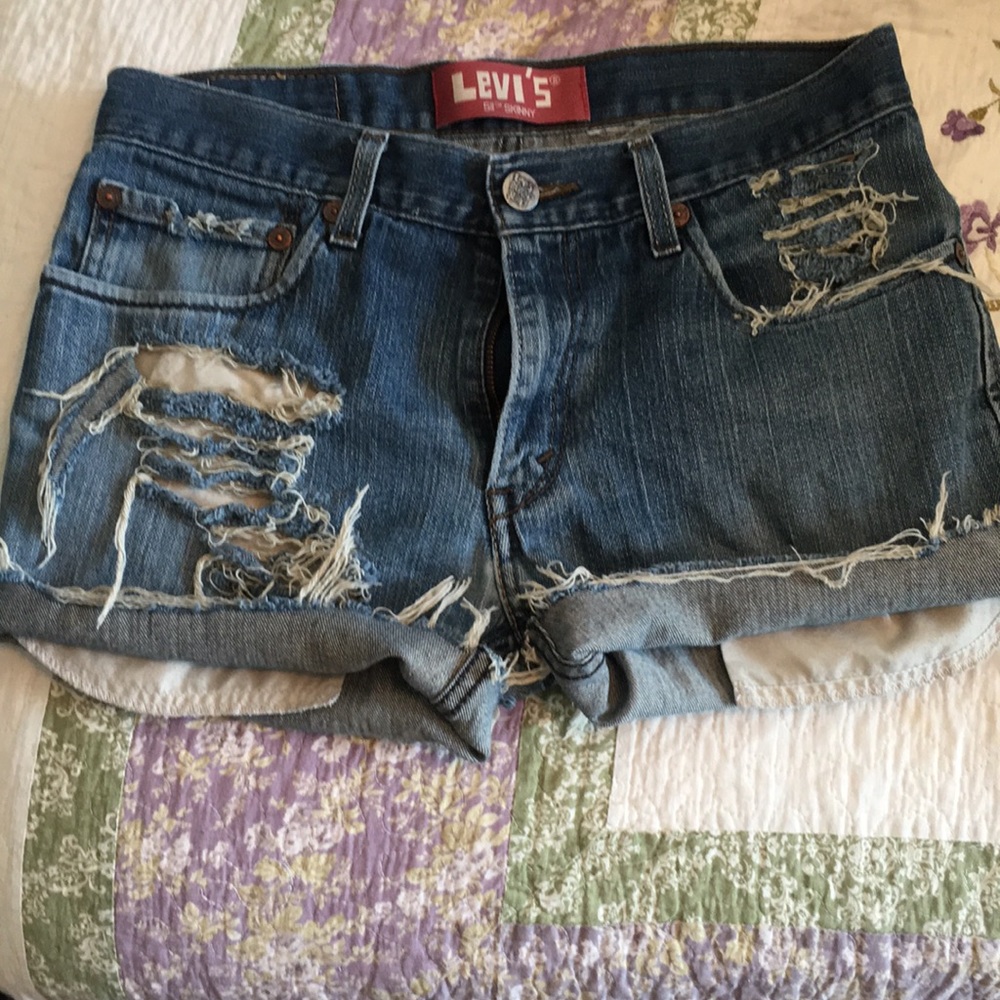 LEVI’S shorts